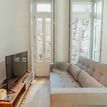 Cozy Flat With Terrace By Hosty Lägenhet *
